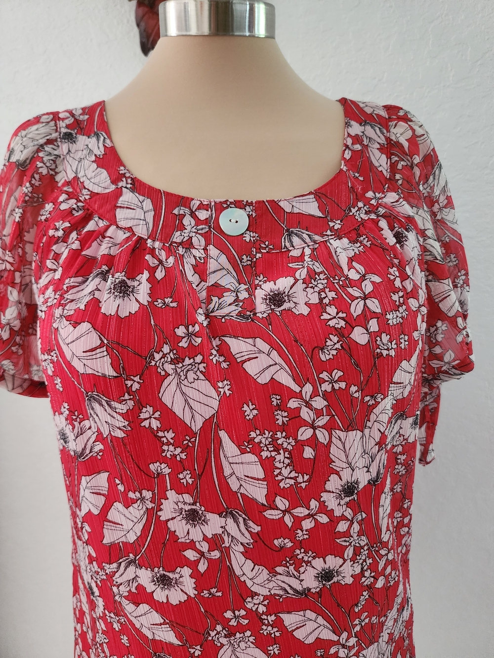 SARA MICHELLE | Red Floral Top - Picture 5 of 14